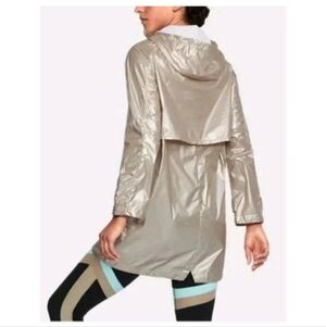 UNDER ARMOUR Gold Metallic Jacket Anorak Windbreaker Hooded Womens NWT $170 S